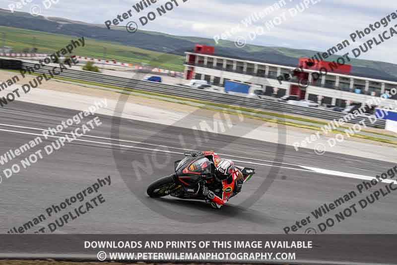 cadwell no limits trackday;cadwell park;cadwell park photographs;cadwell trackday photographs;enduro digital images;event digital images;eventdigitalimages;navarra;no limits trackdays;peter wileman photography;racing digital images;trackday digital images;trackday photos